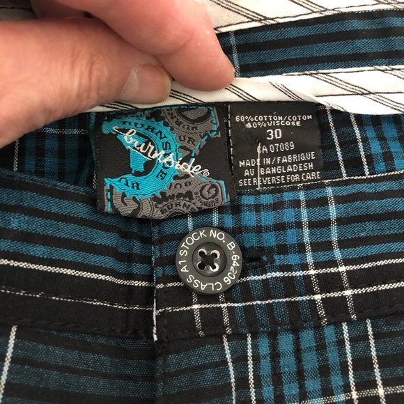 Burnside Brand Men’s Long Shorts with several different outside inside pockets - Picture 10 of 10